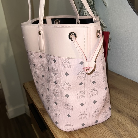 ❤️authentic mcm viseto aren pink logo tote EUC - Picture 2 of 14